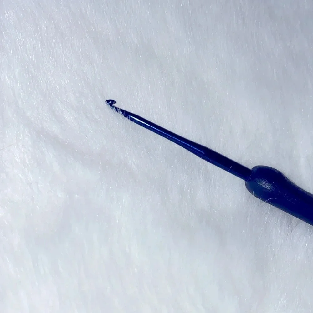 Crochet Needle Black 2.0 mm